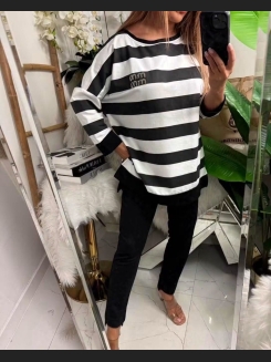 Swobodna bluza w szerokie paski w kolorze śmietankowo-czarnym